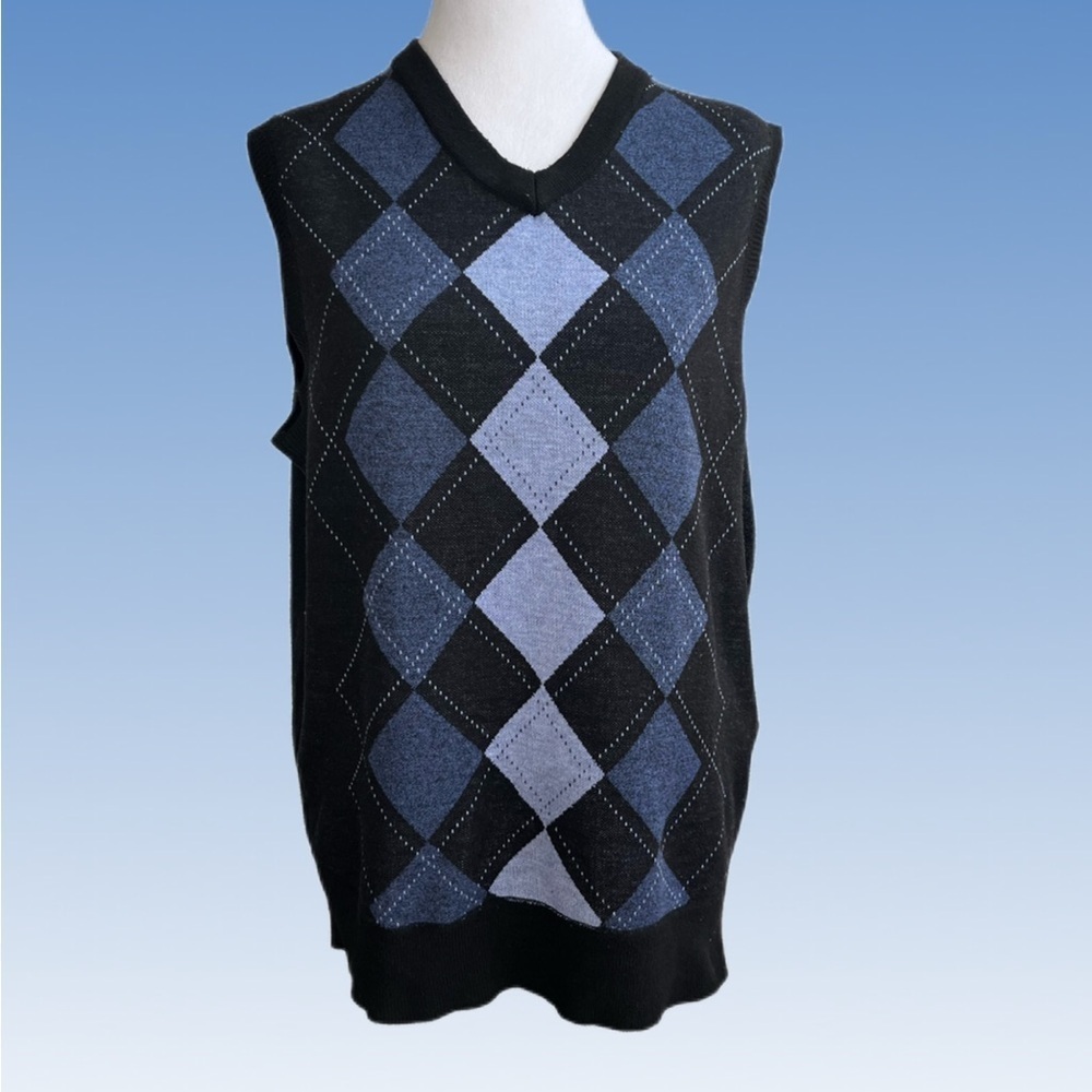Stylish V-Neck Argyle Sweater Vest in Black and Blue size L